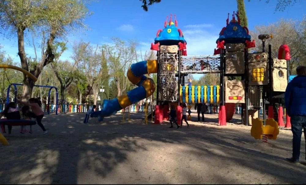 La Casa De Silvia Visita Parque Warner, Madrid Y Alrededores 산마틴데라베가 외부 사진
